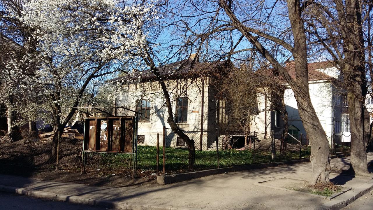 Hostel Mif Ивано-Франковск Экстерьер фото