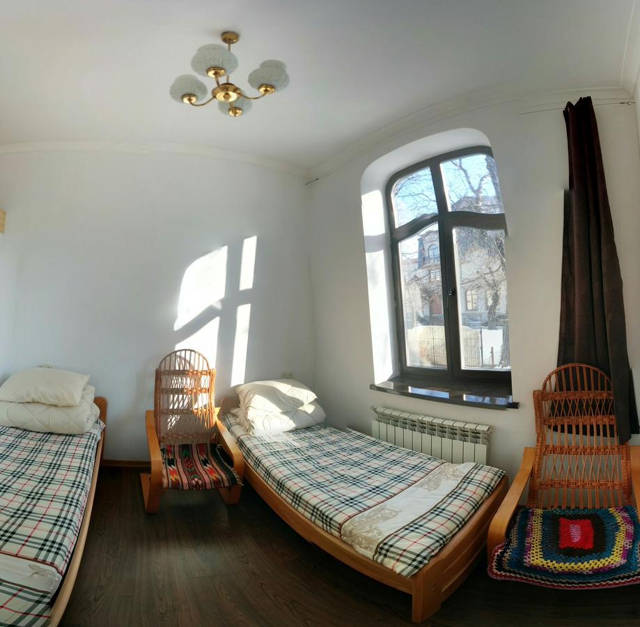 Hostel Mif Ивано-Франковск Экстерьер фото